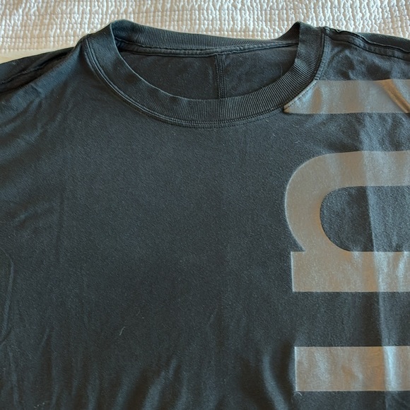 Lululemon oversize T-shirt, size 6 great condition in black - Picture 3 of 5